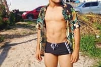 Garoto branco